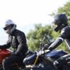 Système intercom moto Cardo Bold JBL Duo pour communiquer jusqu'à 15 motards