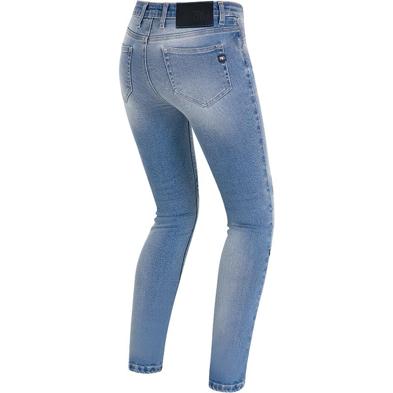 Pantalon stretch bleu vu de l'arrière pour femme
